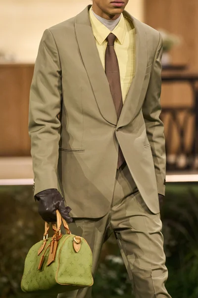 Look 57